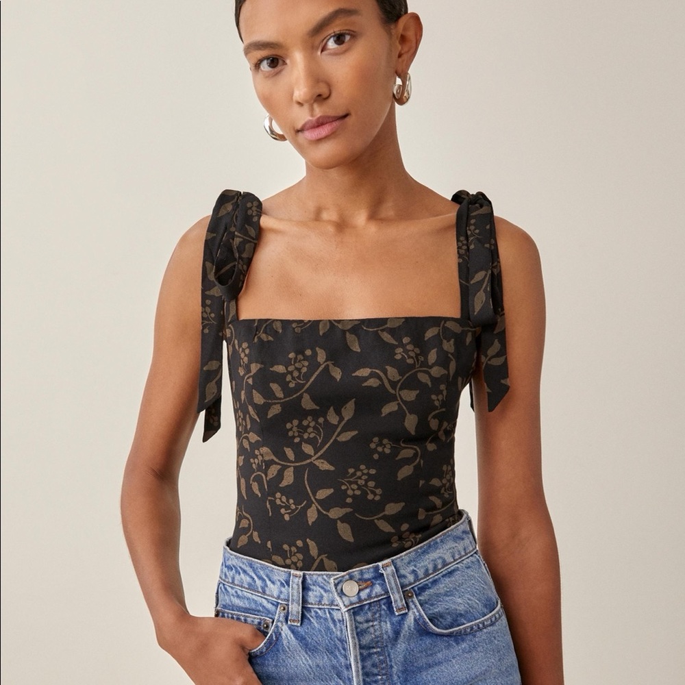 Reformations Ellora Top in a size 4. Only worn once.